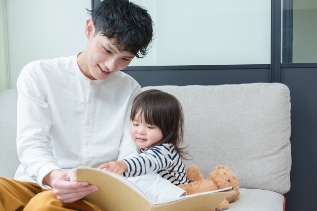 絵本 読み聞かせ
親子