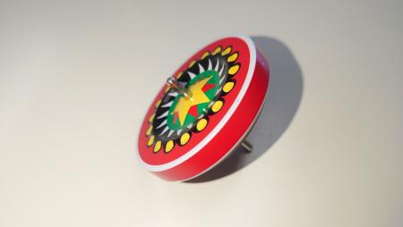 親子でコマ回し
コマ回し　やり方
親子で遊ぶ
共通体験
手先が器用になる
集中力
缶ゴマ