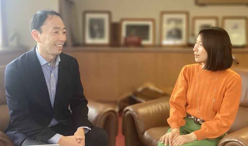 子どもを成長させるAIの使い方
中橋 雄
AIと考える力
なぜ作文の宿題にAIを使っちゃいけない
メディアリテラシーの育て方
AIは嘘をつくってホント？