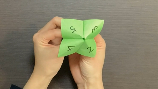 パクパクパックンチョ
あそび方
おみくじあそび
数遊び
ことば遊び
折り紙