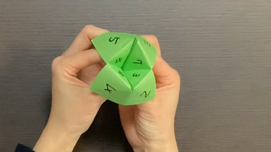 パクパクパックンチョ
あそび方
おみくじあそび
数遊び
ことば遊び
折り紙