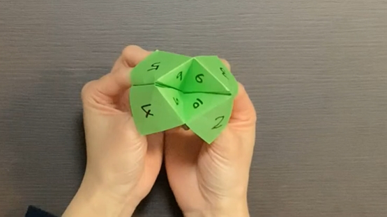 パクパクパックンチョ
あそび方
おみくじあそび
数遊び
ことば遊び
折り紙