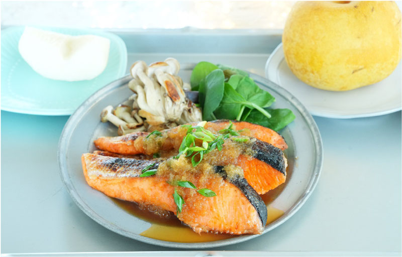 松丸奨　秋鮭の梨ソース　給食　人気　薄味