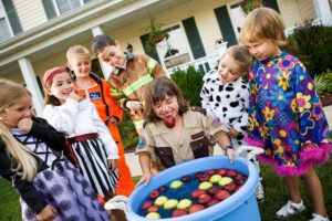 apple bobbing アップルボビング ハロウィーン ハロウィン Halloween